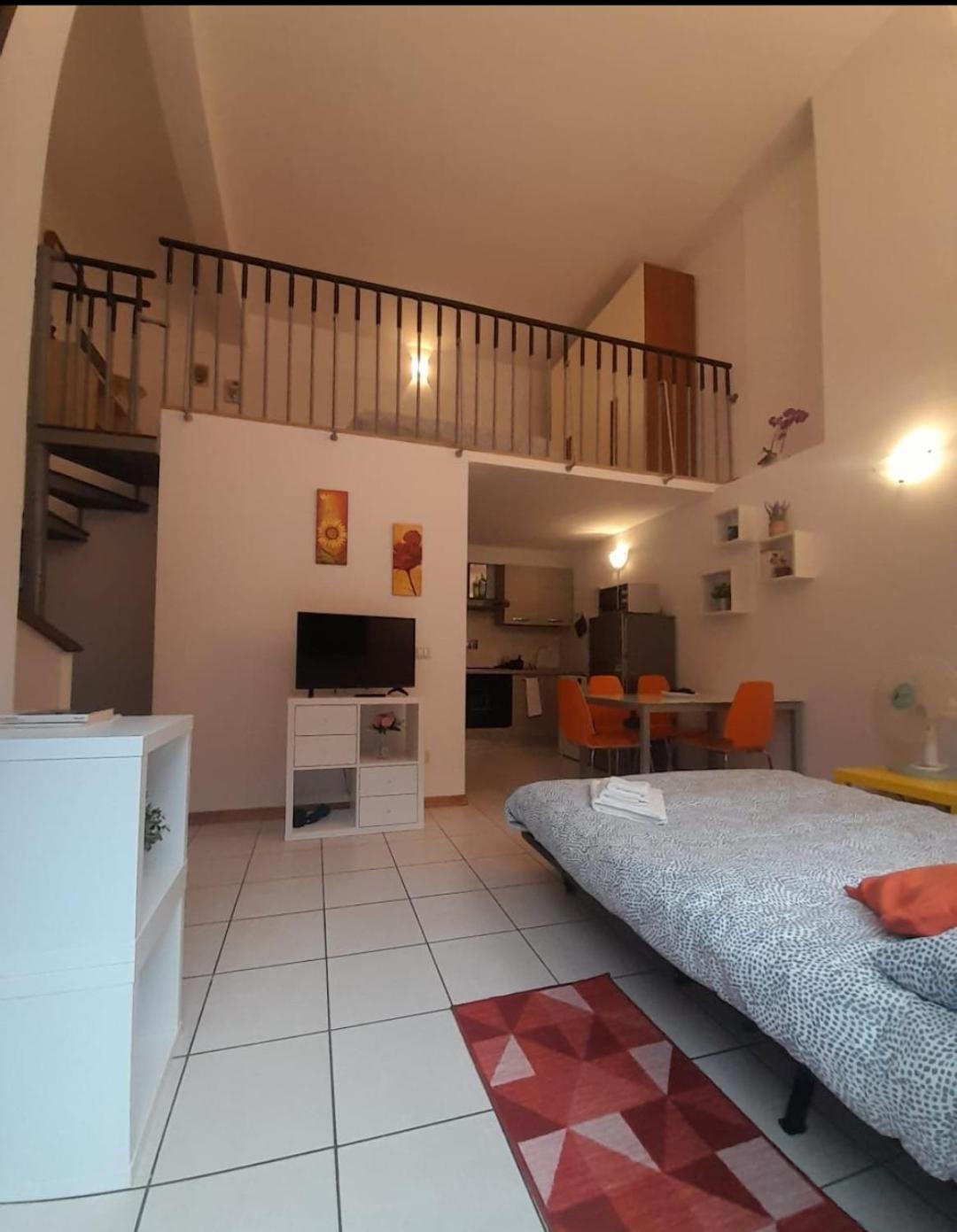 Gemme Fiorentine Apartments In Front Of The Train Station 5 Minutes From The Centre Free Parking Florence Extérieur photo