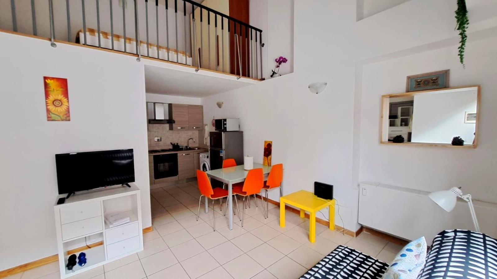 Gemme Fiorentine Apartments In Front Of The Train Station 5 Minutes From The Centre Free Parking Florence Extérieur photo